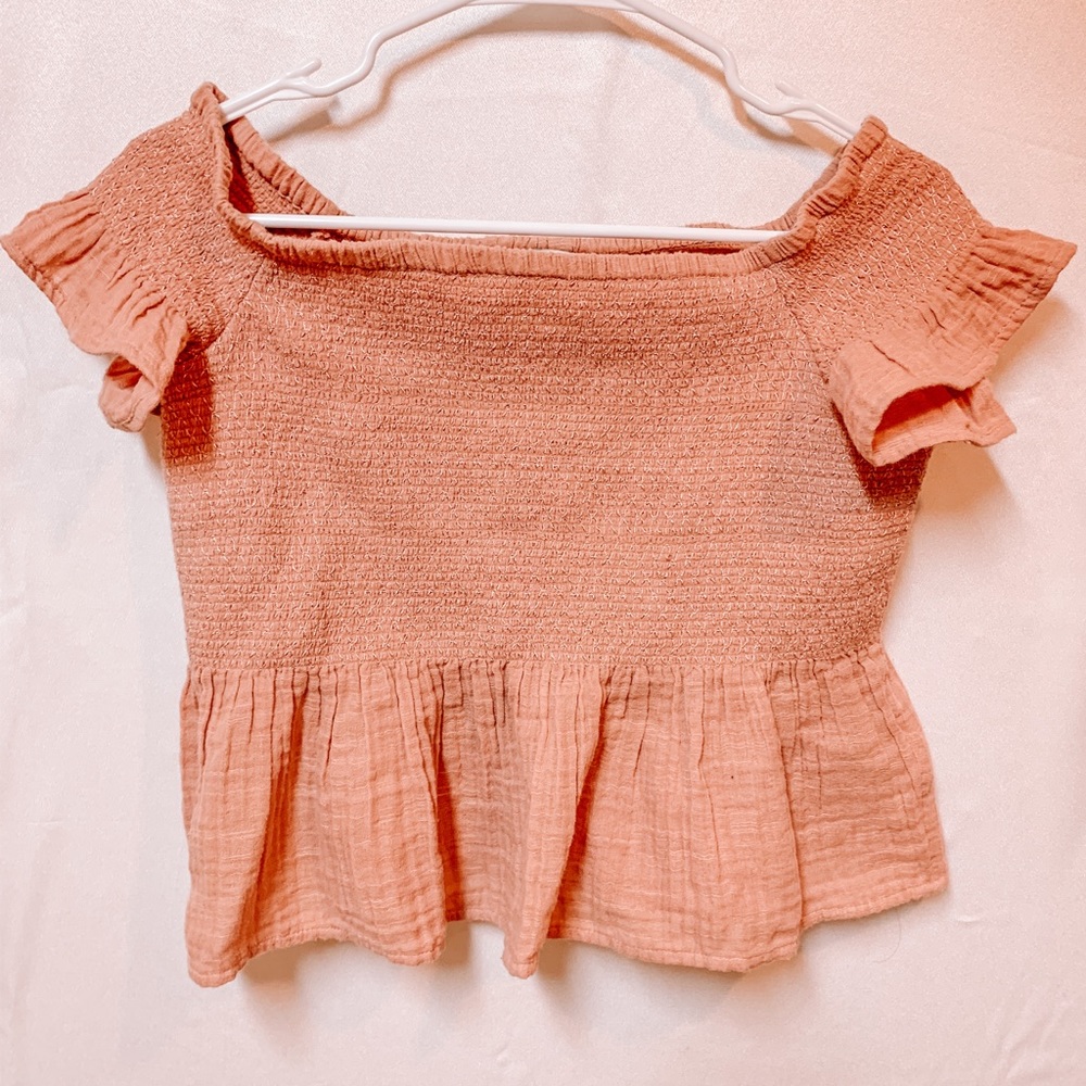 American Eagle Pink Off thé Shoulder Top